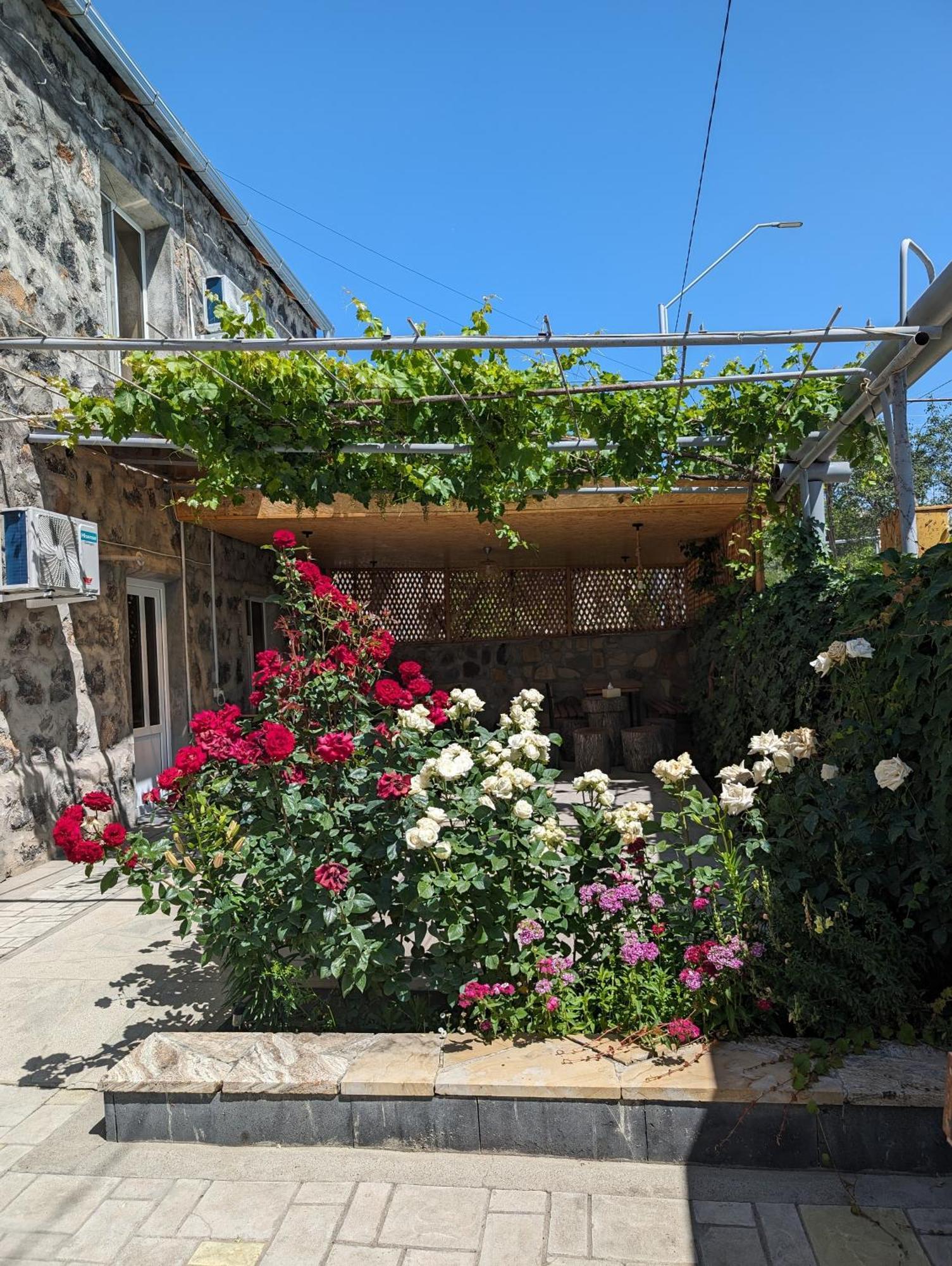 Hotel Eleven - 11 Yeghegnadzor Zewnętrze zdjęcie